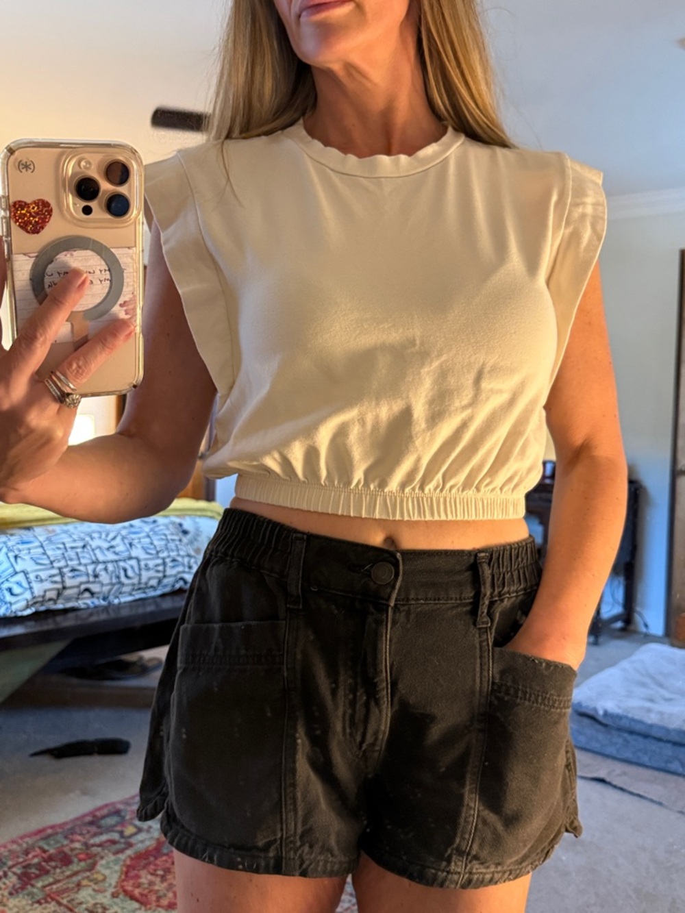 LE LIS Collection Cream Crop Top Size M.
